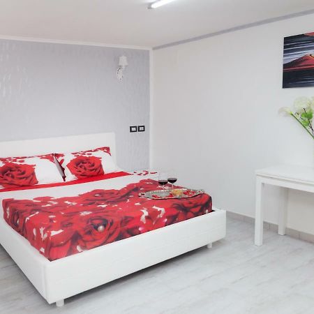 Short Lets Lulu Apartment Ercolano Bagian luar foto