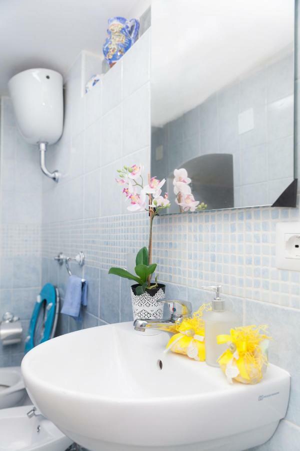 Short Lets Lulu Apartment Ercolano Bagian luar foto
